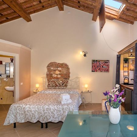 B&B Il Giardino Dei Poeti And Apartaments ルッカ エクステリア 写真