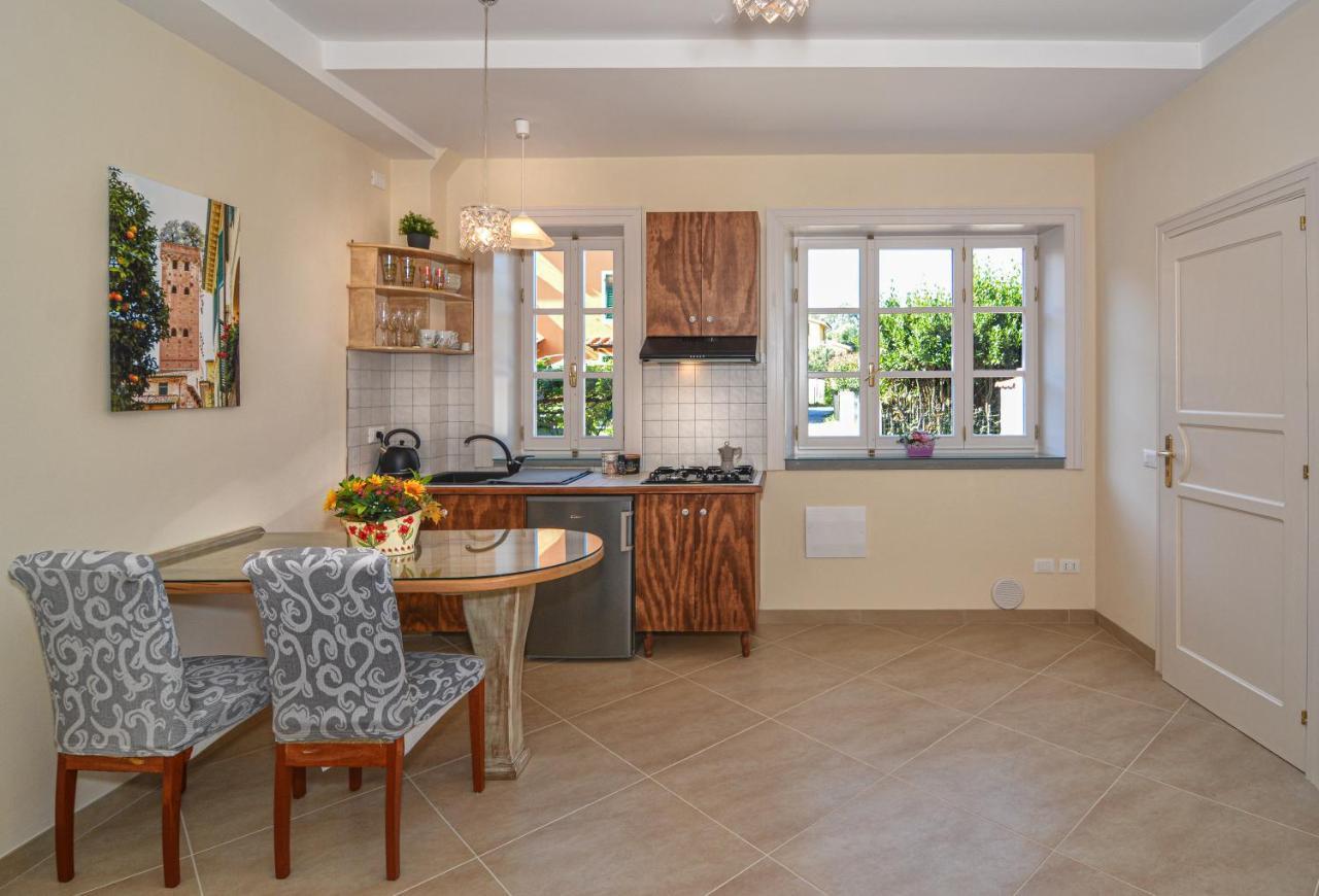 B&B Il Giardino Dei Poeti And Apartaments ルッカ エクステリア 写真