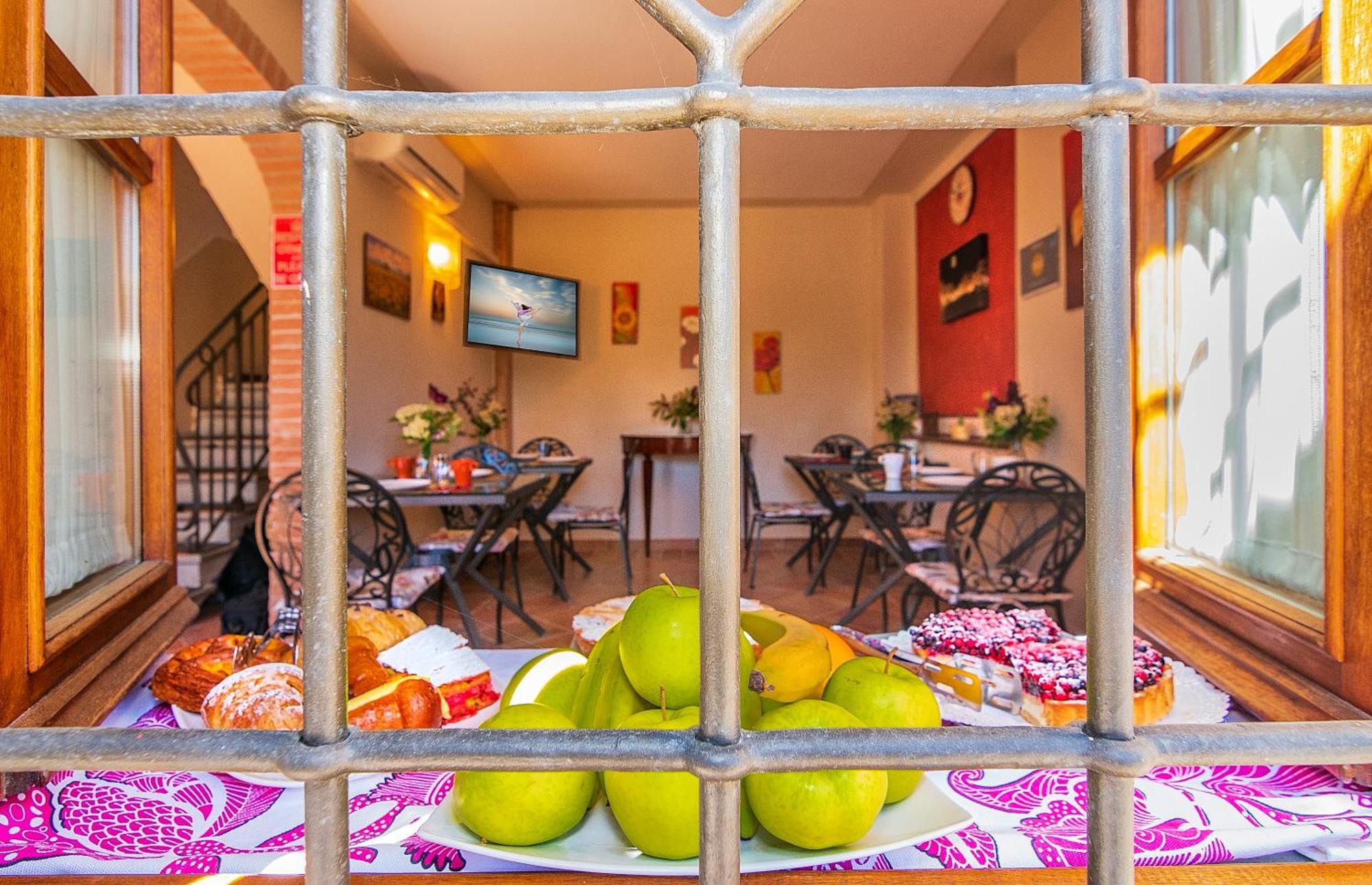 B&B Il Giardino Dei Poeti And Apartaments ルッカ エクステリア 写真