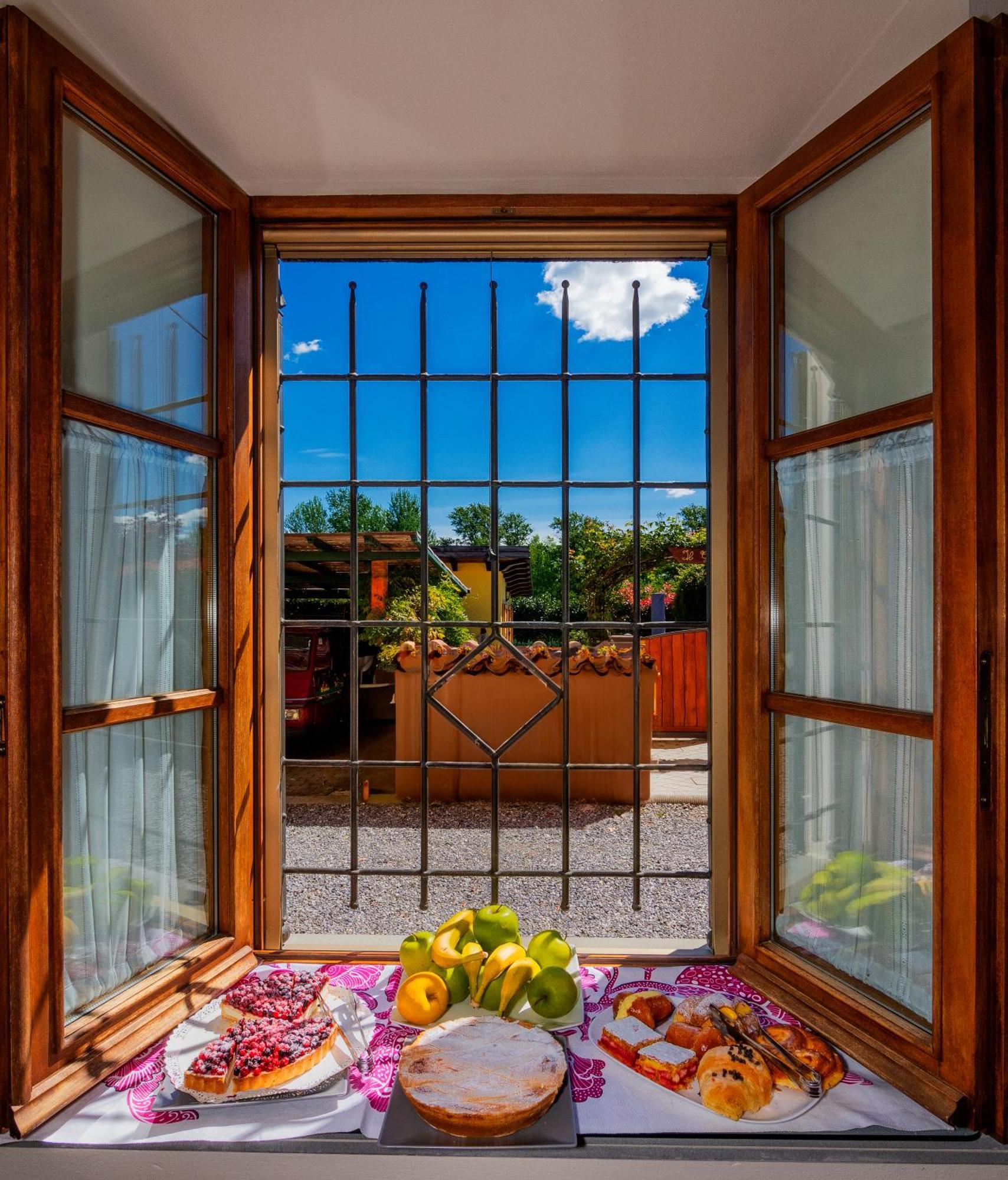 B&B Il Giardino Dei Poeti And Apartaments ルッカ エクステリア 写真