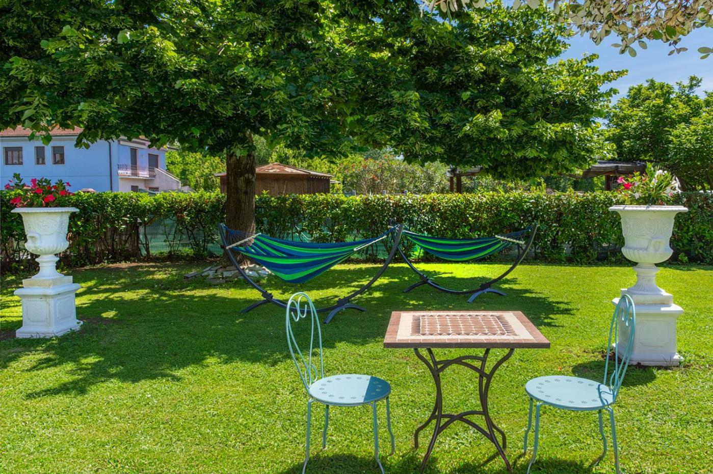 B&B Il Giardino Dei Poeti And Apartaments ルッカ エクステリア 写真