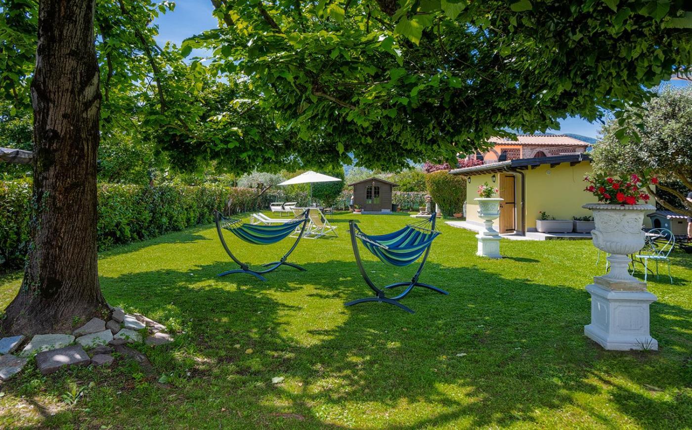 B&B Il Giardino Dei Poeti And Apartaments ルッカ エクステリア 写真